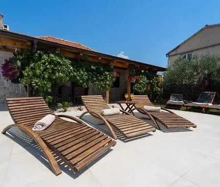 Kuca Za Odmor 'romalu' Villa Debeljak
